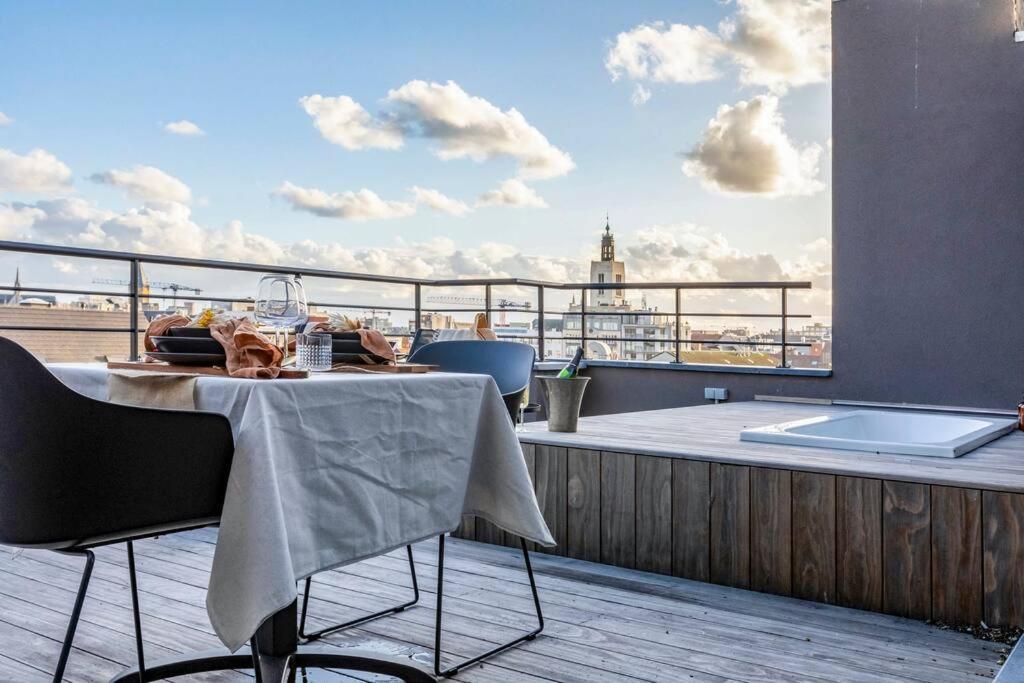 Love Nest - Your Cosy Penthouse Ostende Exterior foto