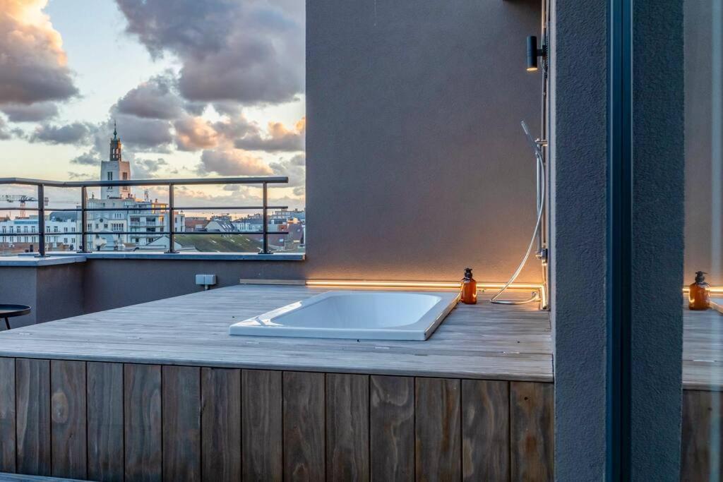 Love Nest - Your Cosy Penthouse Ostende Exterior foto
