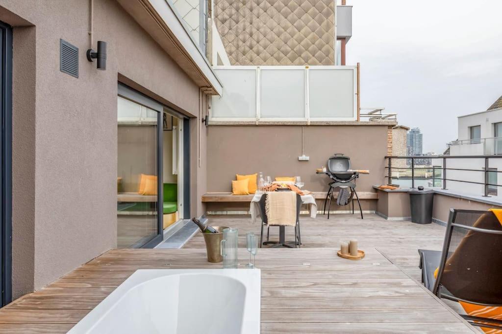 Love Nest - Your Cosy Penthouse Ostende Exterior foto
