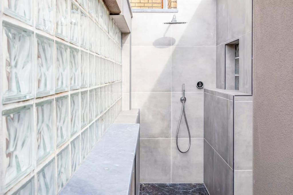 Love Nest - Your Cosy Penthouse Ostende Exterior foto