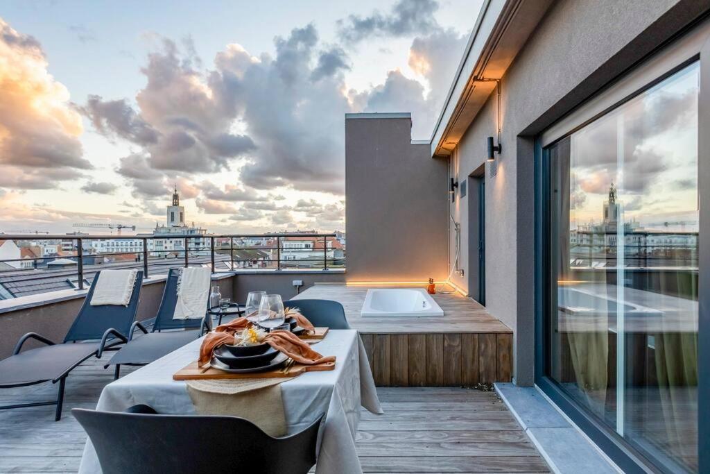 Love Nest - Your Cosy Penthouse Ostende Exterior foto